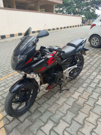 Bajaj Pulsar 220F