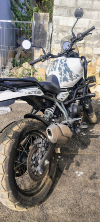 Royal Enfield Himalayan 452