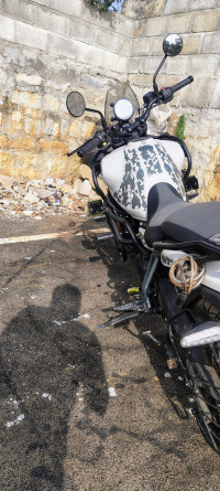 Royal Enfield Himalayan 452