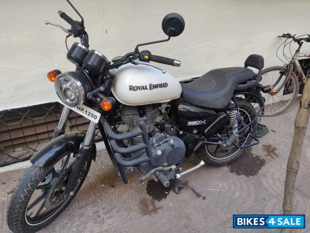 White Royal Enfield Thunderbird X 350