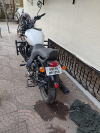 White Royal Enfield Thunderbird X 350