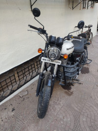 White Royal Enfield Thunderbird X 350