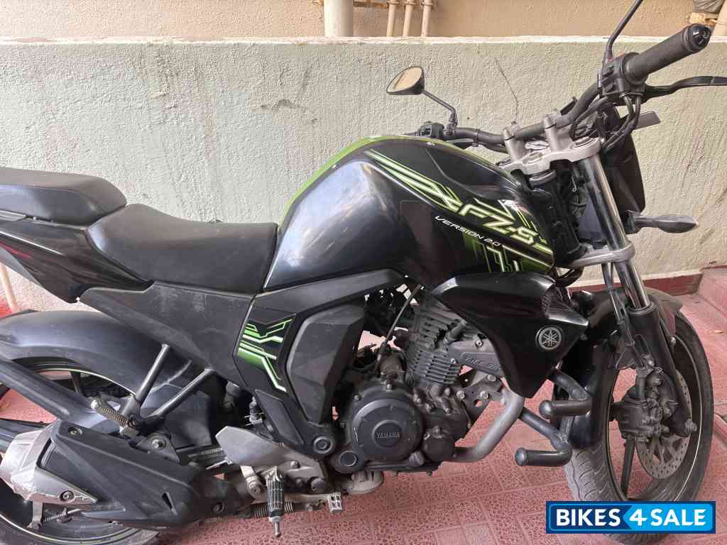 Yamaha FZ FI V2