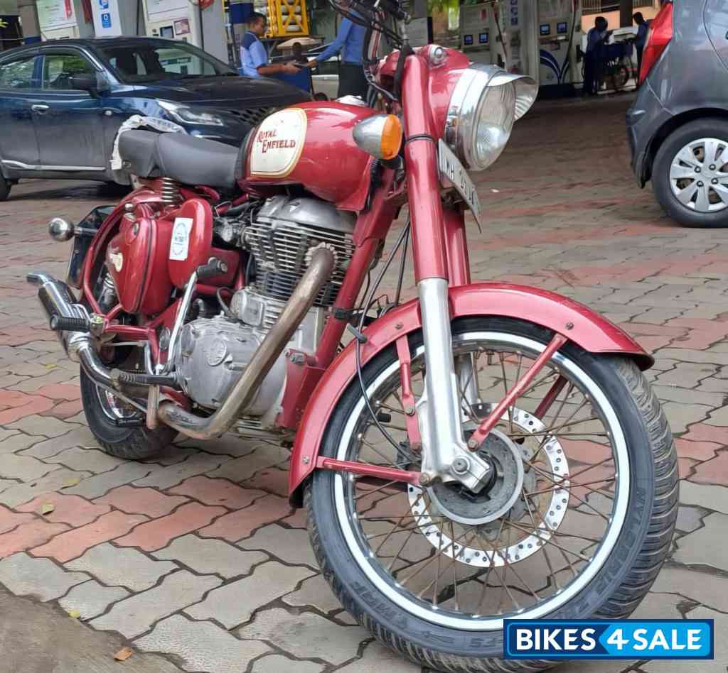 Maroon Royal Enfield Classic 500 Maroon Royal Enfield Classic 500