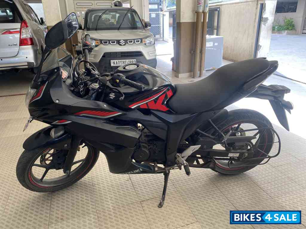 Suzuki Gixxer SF