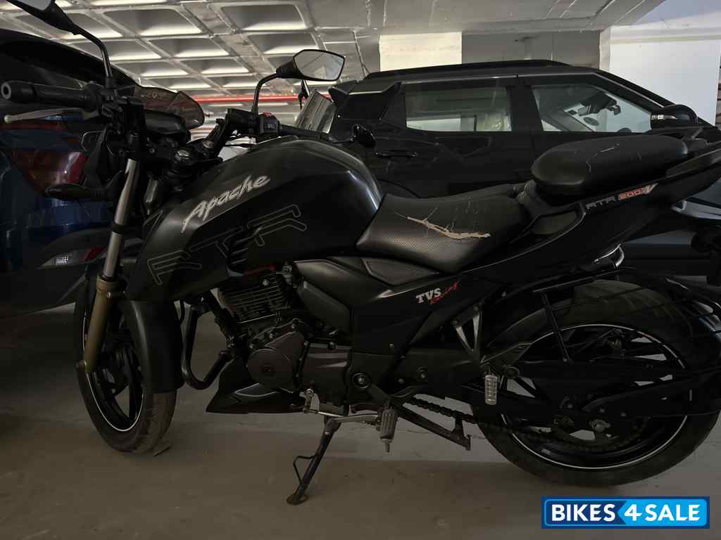TVS Apache RTR 200 4V