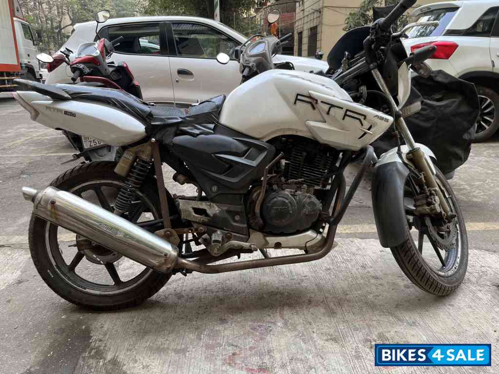 White TVS Apache RTR 180 ABS