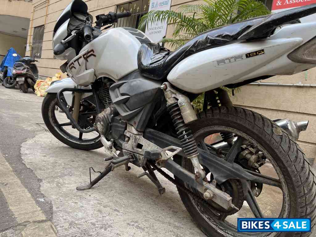White TVS Apache RTR 180 ABS