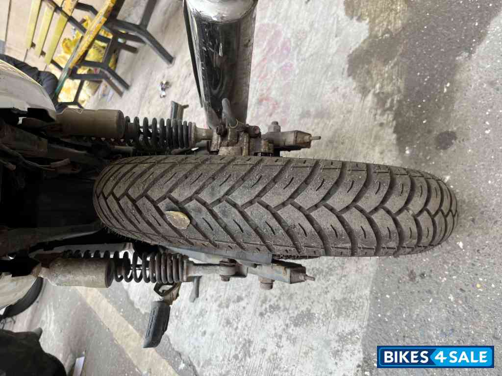 White TVS Apache RTR 180 ABS