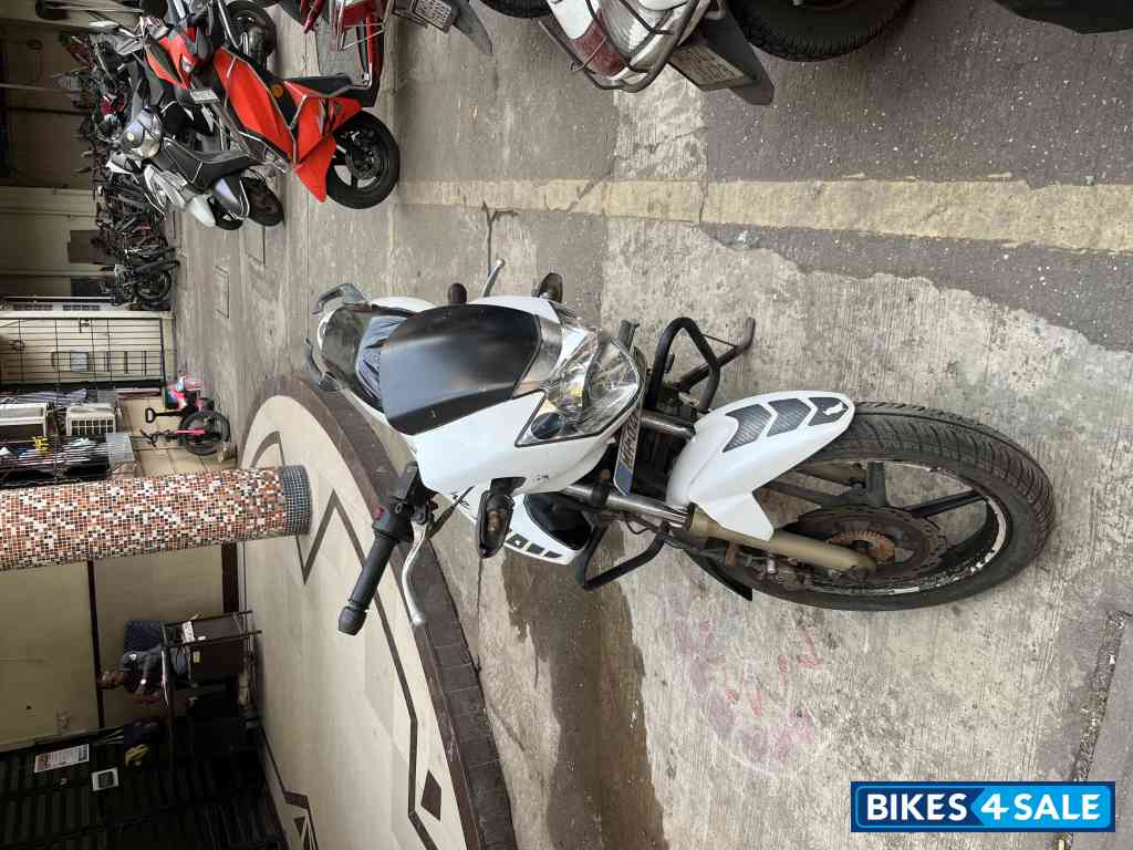 White TVS Apache RTR 180 ABS