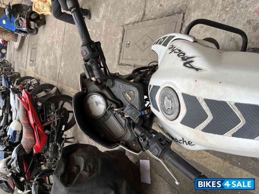 White TVS Apache RTR 180 ABS