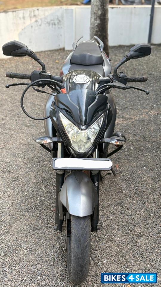 Black Bajaj Pulsar NS200