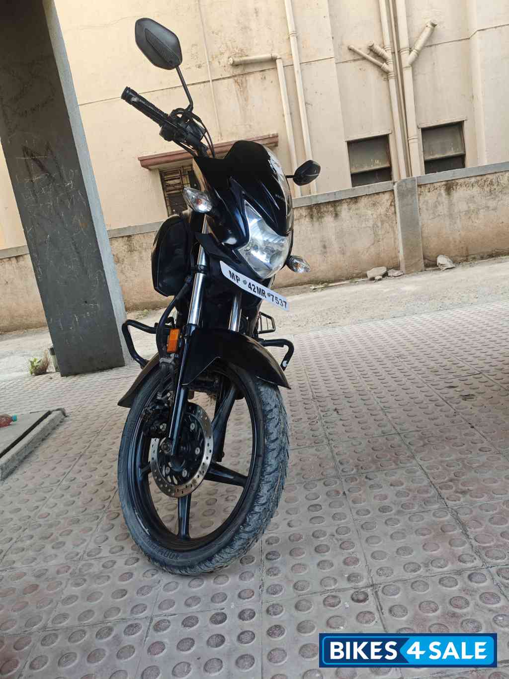 Black With Red Graphics Honda Livo BS6