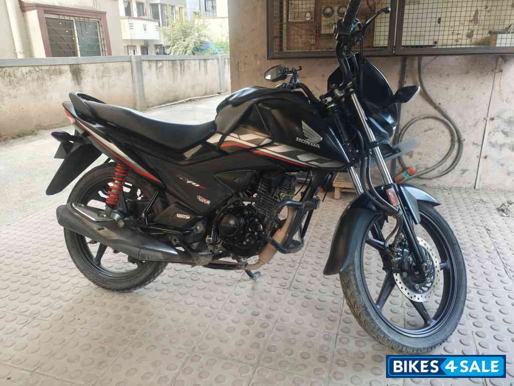 Black With Red Graphics Honda Livo BS6