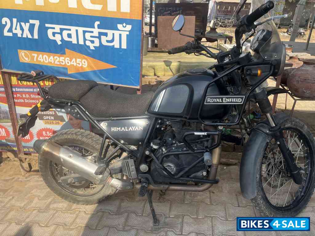 Granite Black Royal Enfield Himalayan BS VI