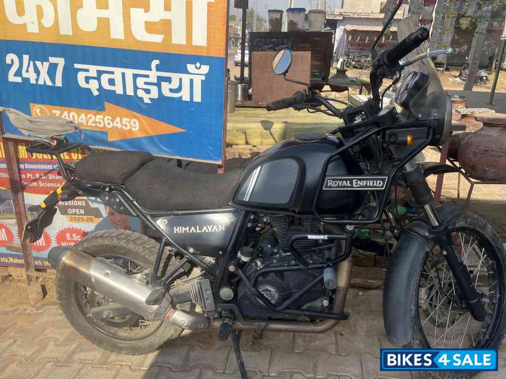 Granite Black Royal Enfield Himalayan BS VI