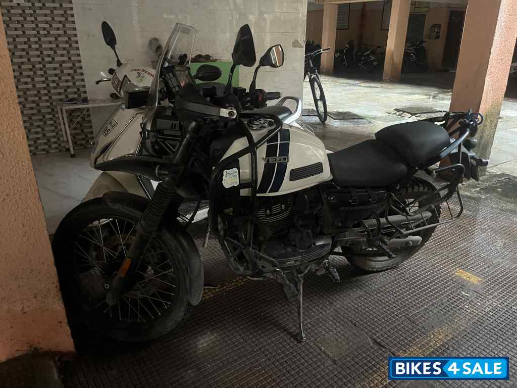 White Out Yezdi Adventure Gloss