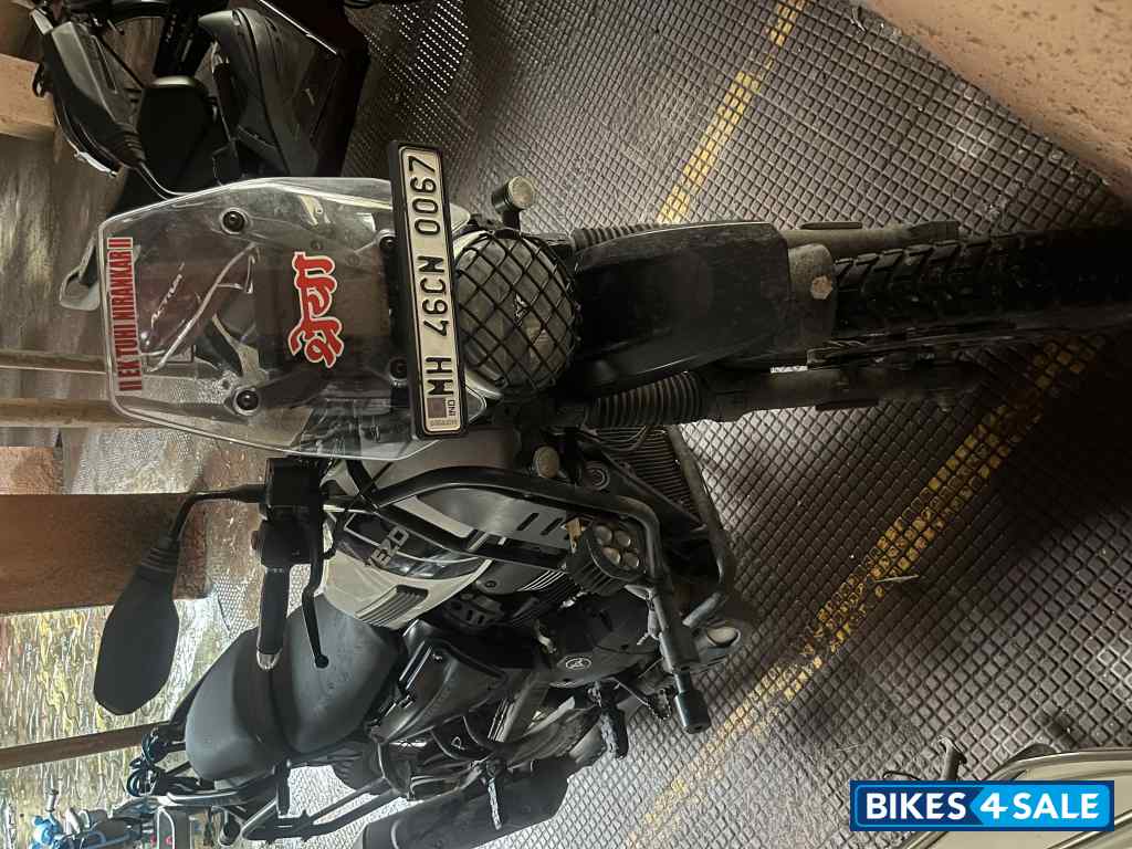 White Out Yezdi Adventure Gloss