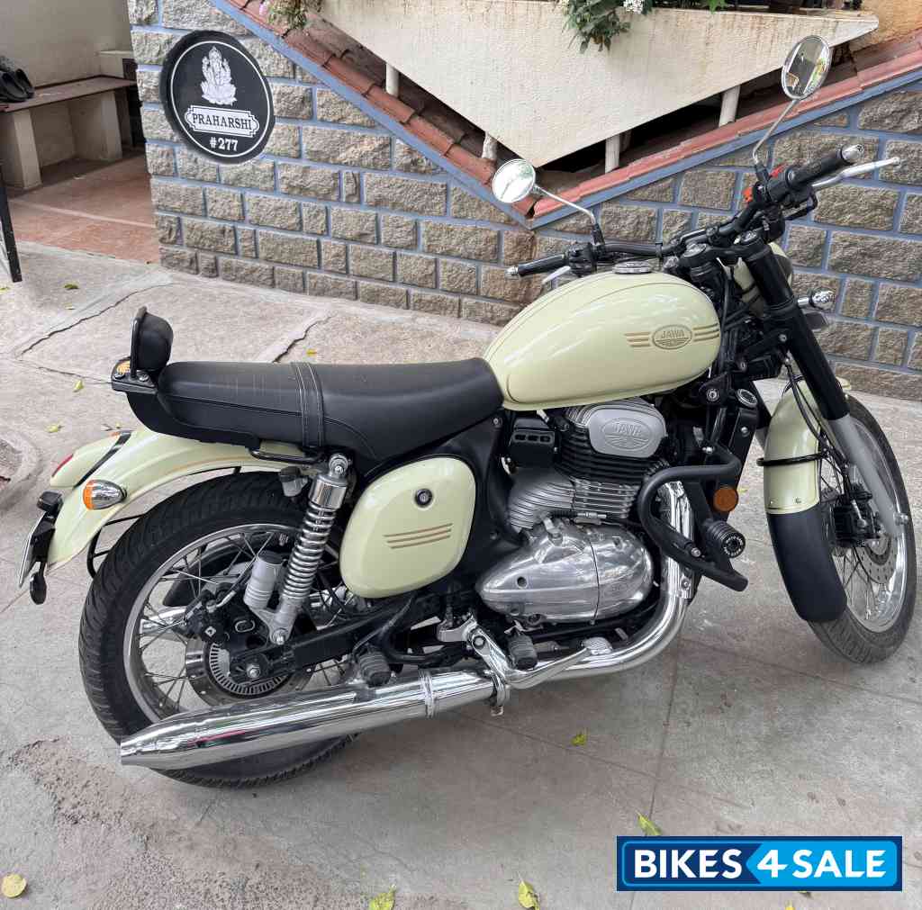 Lemon Green Jawa forty two BS6