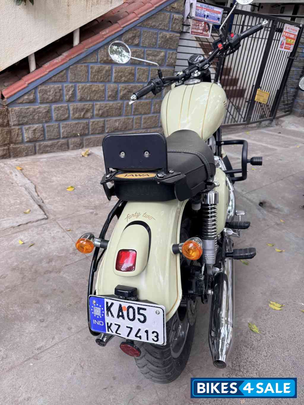 Lemon Green Jawa forty two BS6