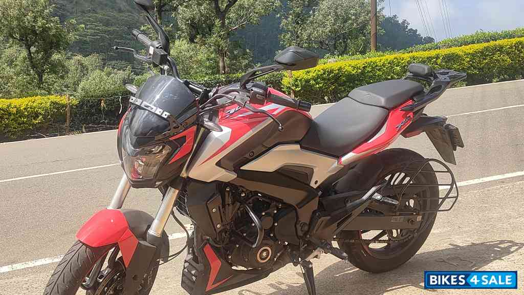 Red Bajaj Dominar 250