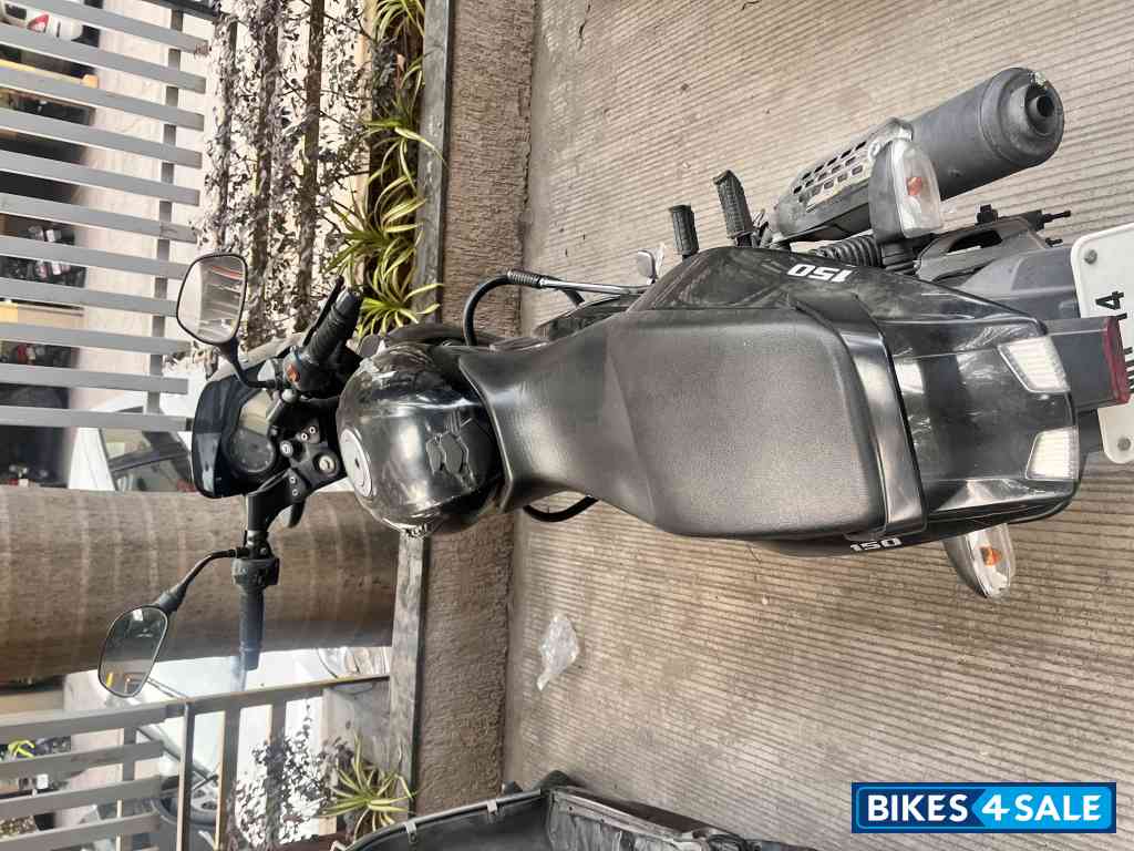 Black Bajaj Pulsar 150