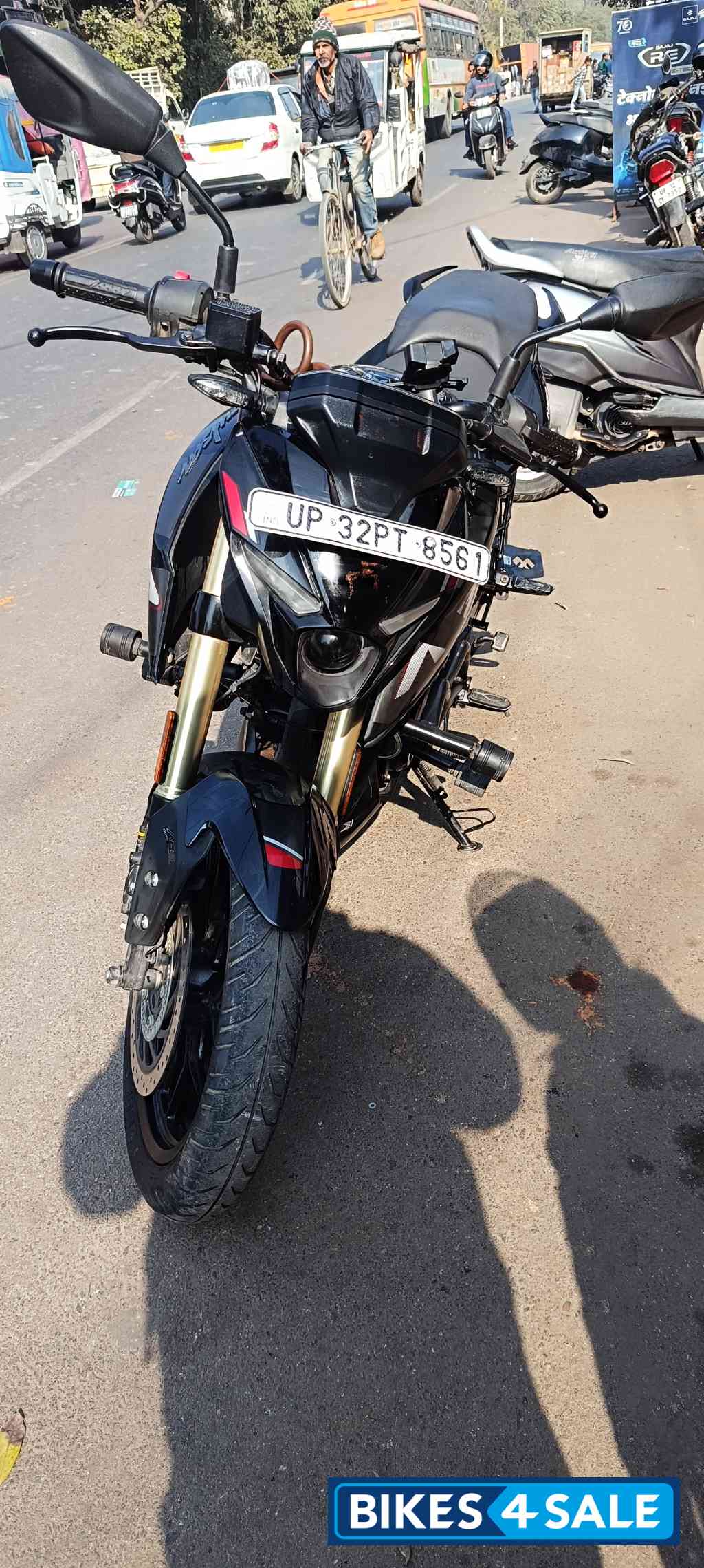 Black Bajaj Pulsar N160