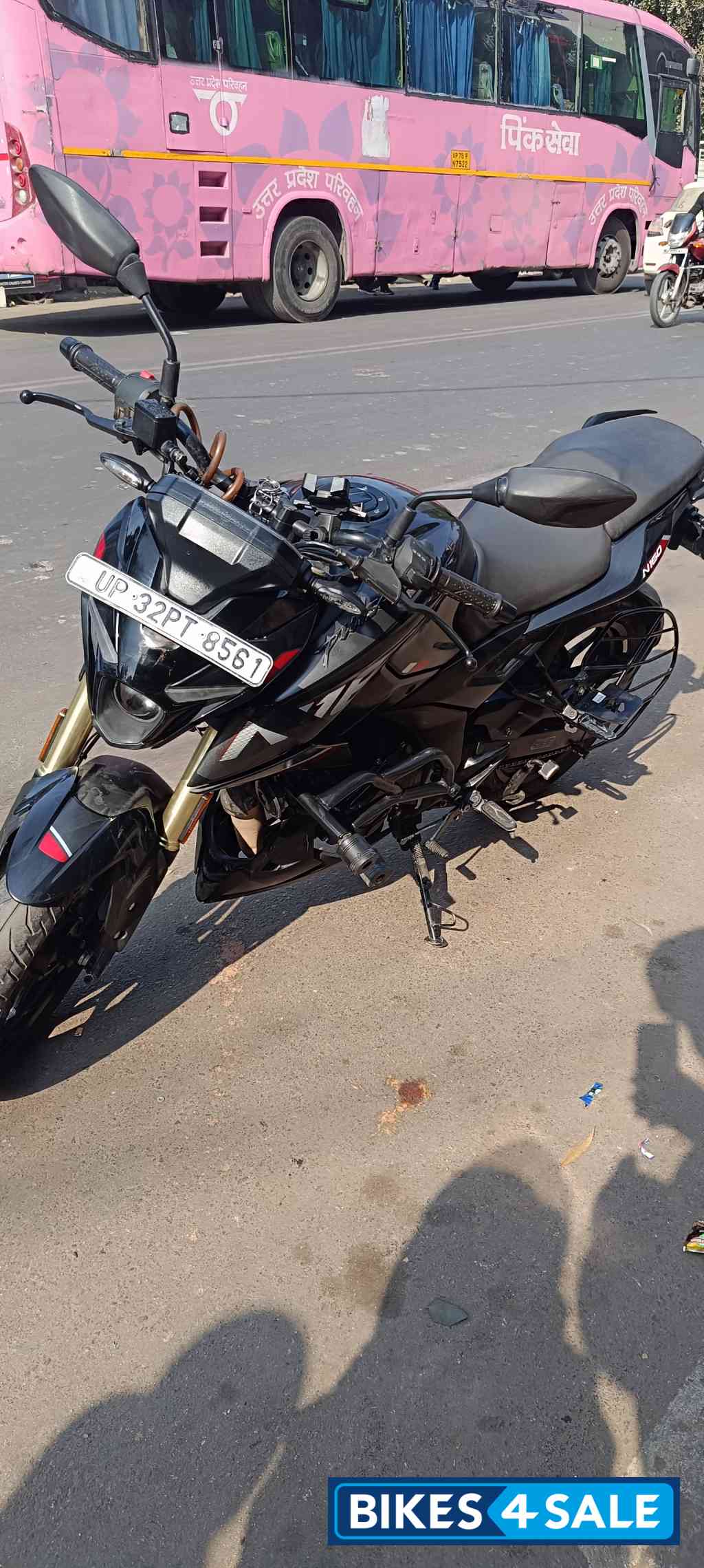 Black Bajaj Pulsar N160
