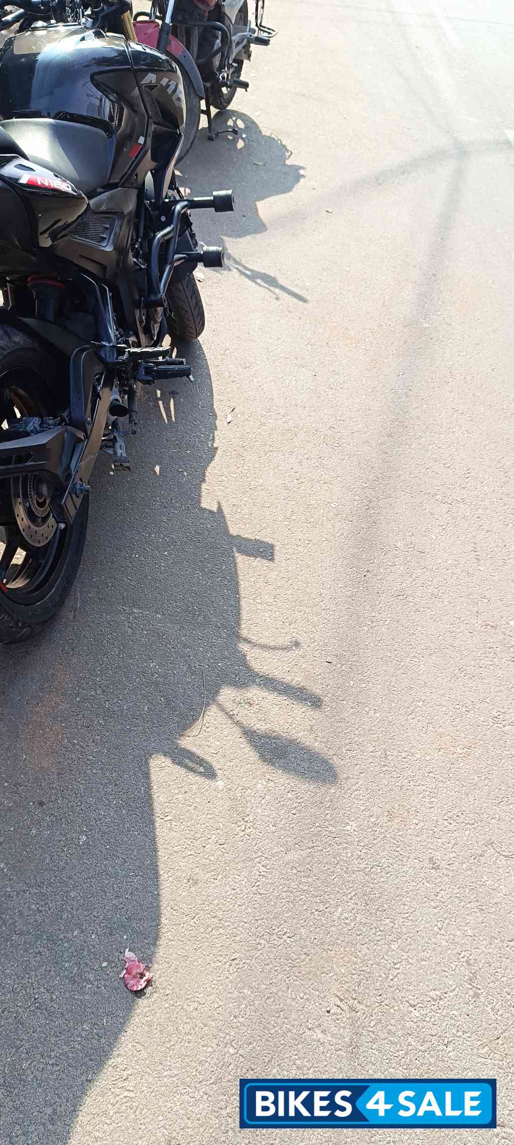 Black Bajaj Pulsar N160