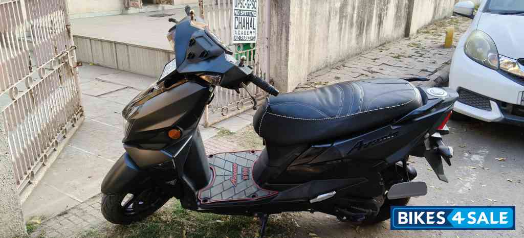 Suzuki Avenis 125 Ride Connect Edition