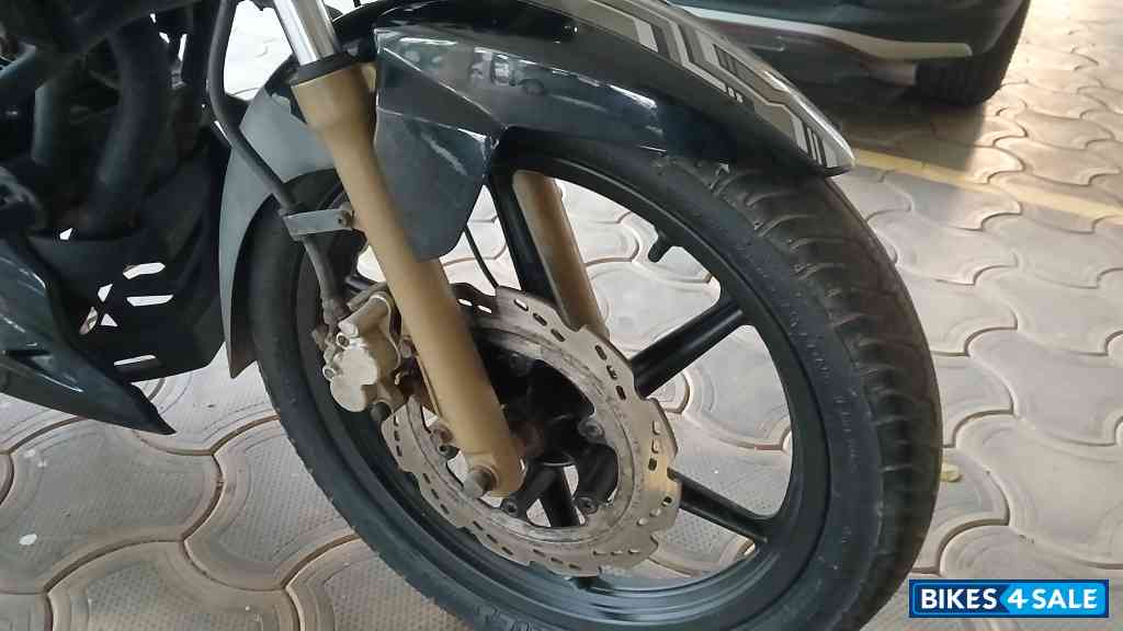 Black TVS Apache RTR 180