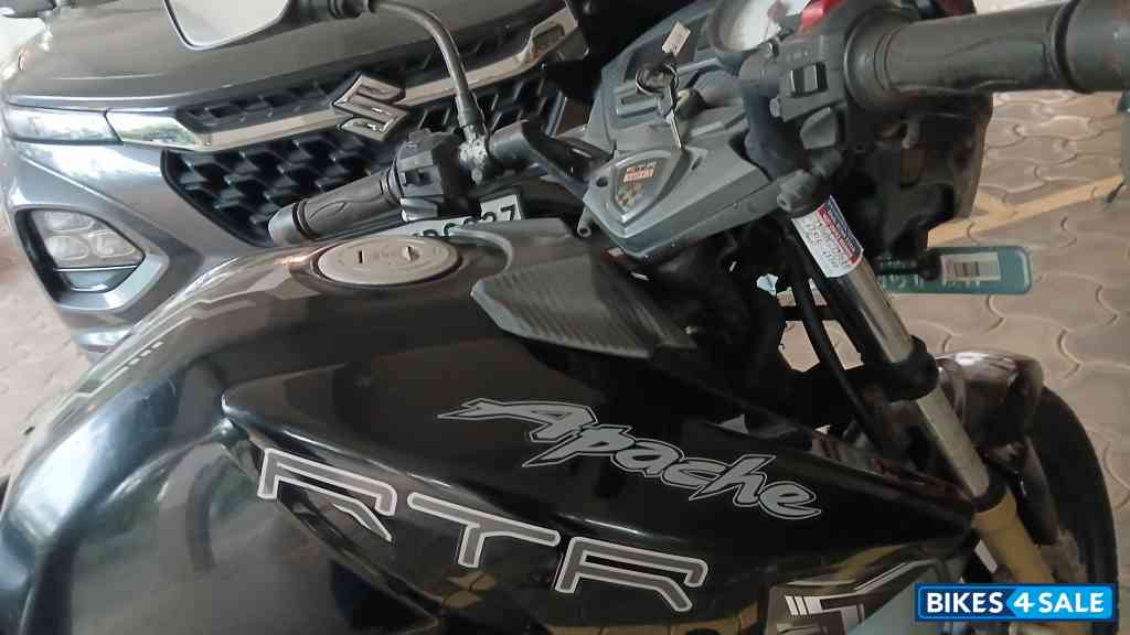Black TVS Apache RTR 180