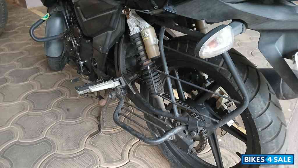 Black TVS Apache RTR 180