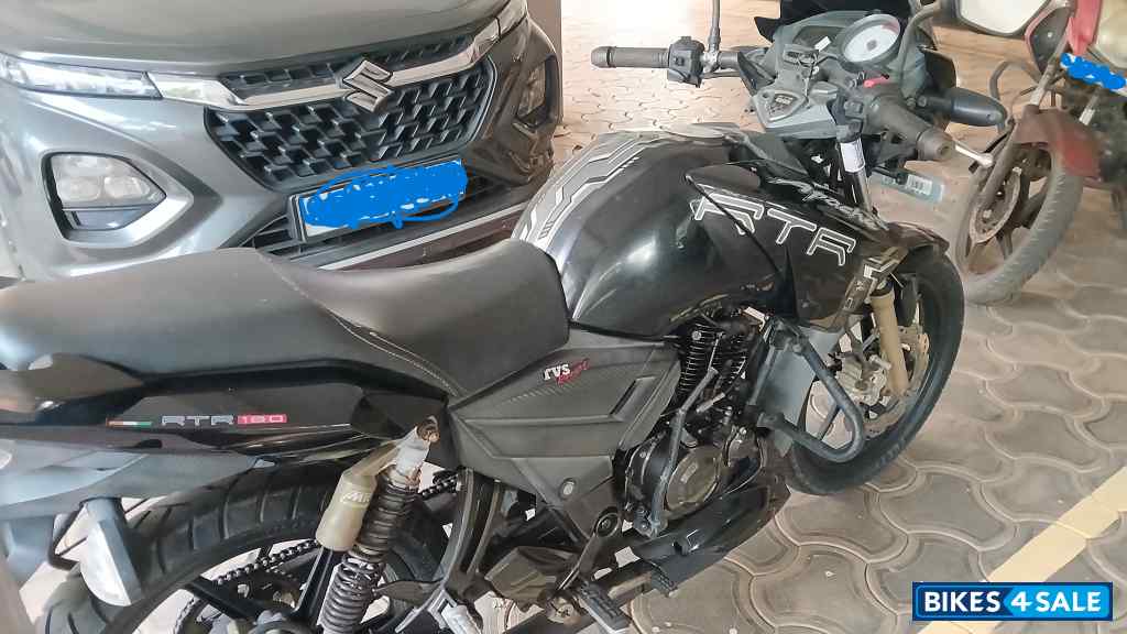 Black TVS Apache RTR 180