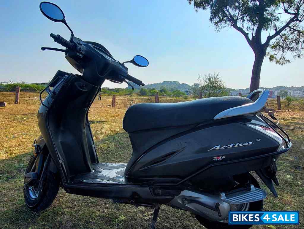 Gray Honda Activa 5G