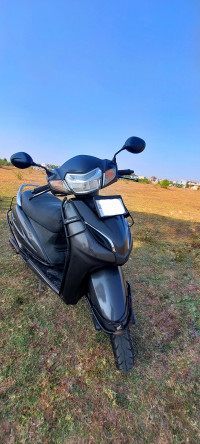 Gray Honda Activa 5G