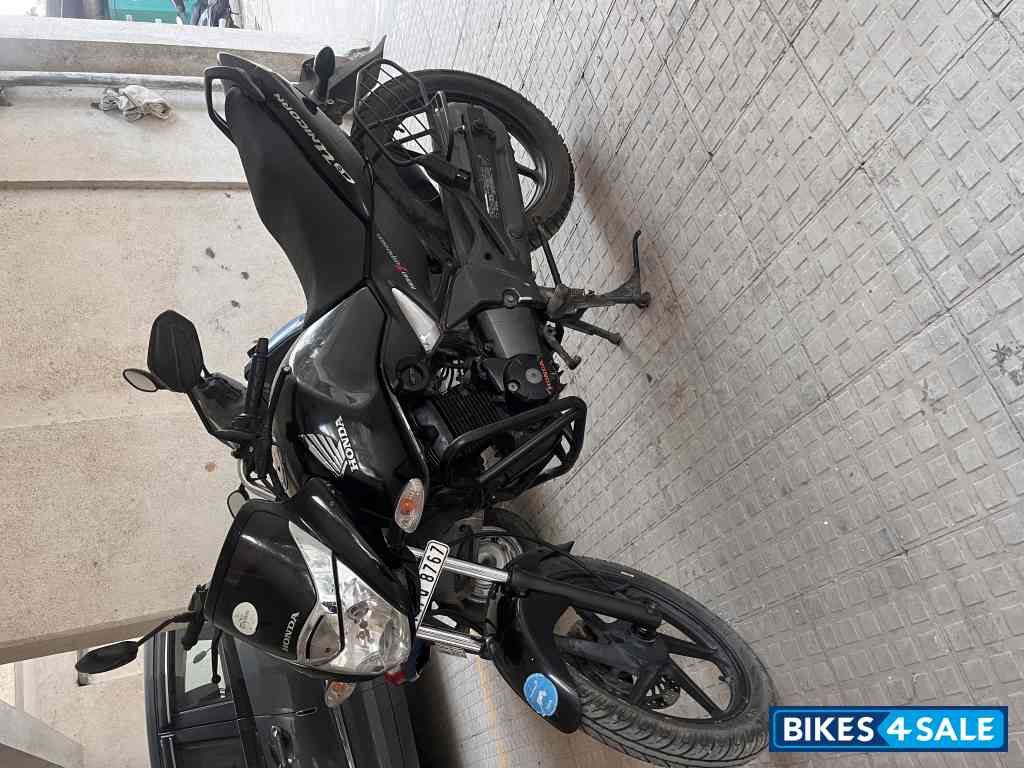 Black Honda CB Unicorn