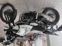 Kamet White Royal Enfield Himalayan 452