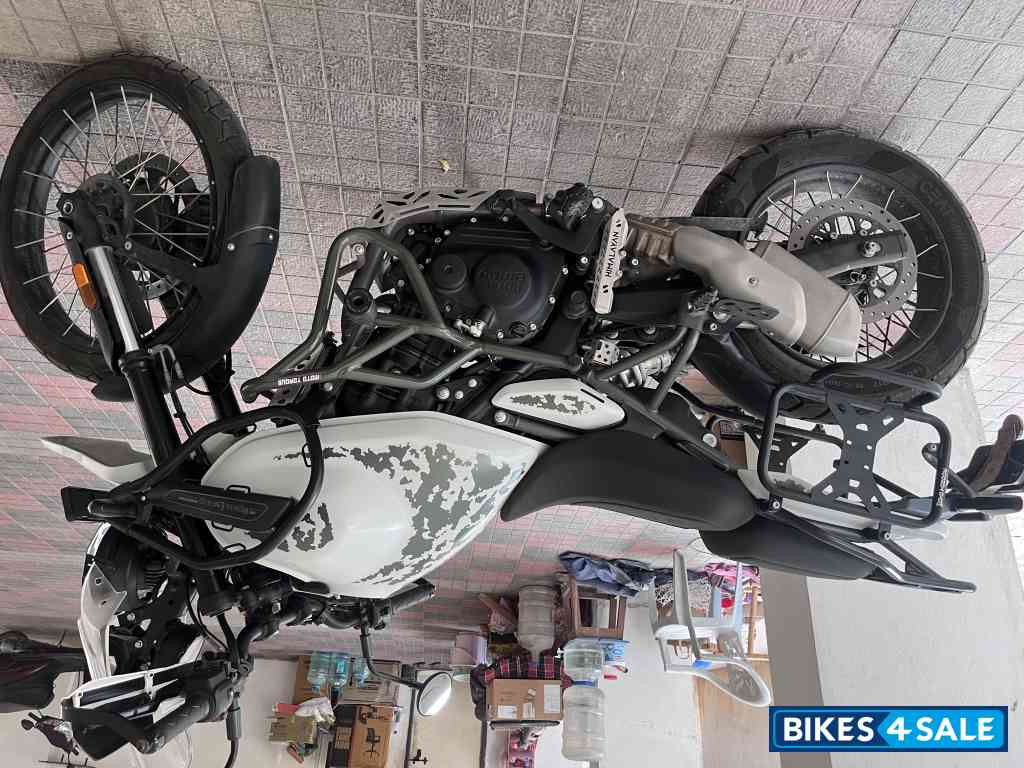 Kamet White Royal Enfield Himalayan 452