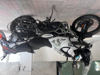 Kamet White Royal Enfield Himalayan 452