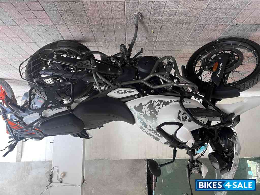 Kamet White Royal Enfield Himalayan 452