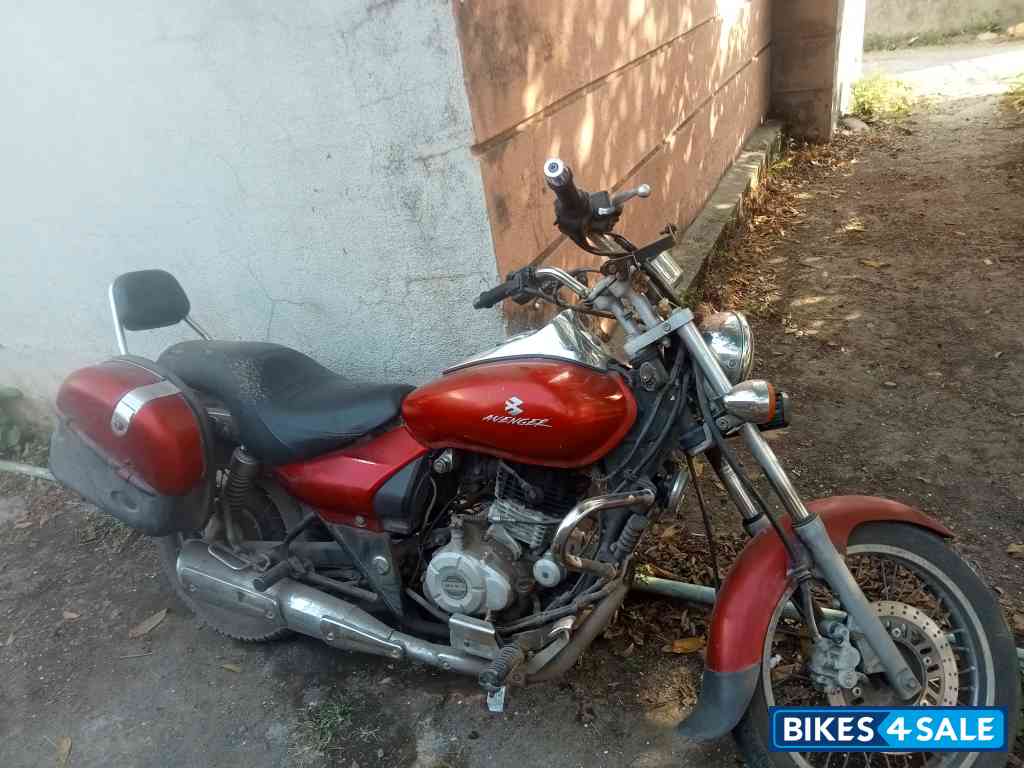 Bajaj Avenger 220 DTS-i