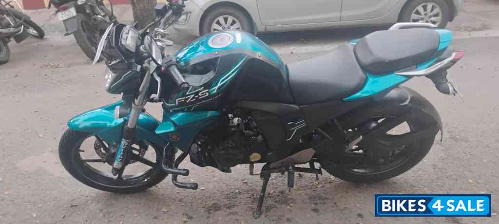 Yamaha FZ-S FI V2