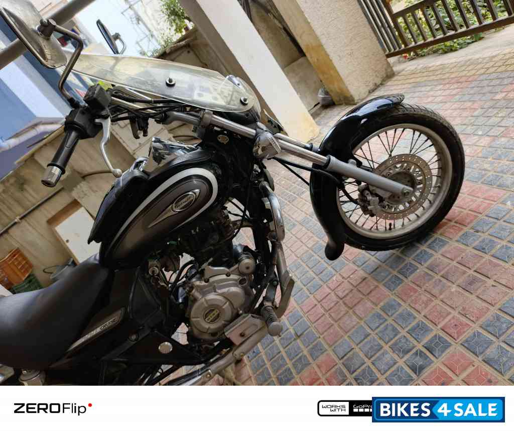 Black Bajaj Avenger Cruise 220 Black Bajaj Avenger Cruise 220