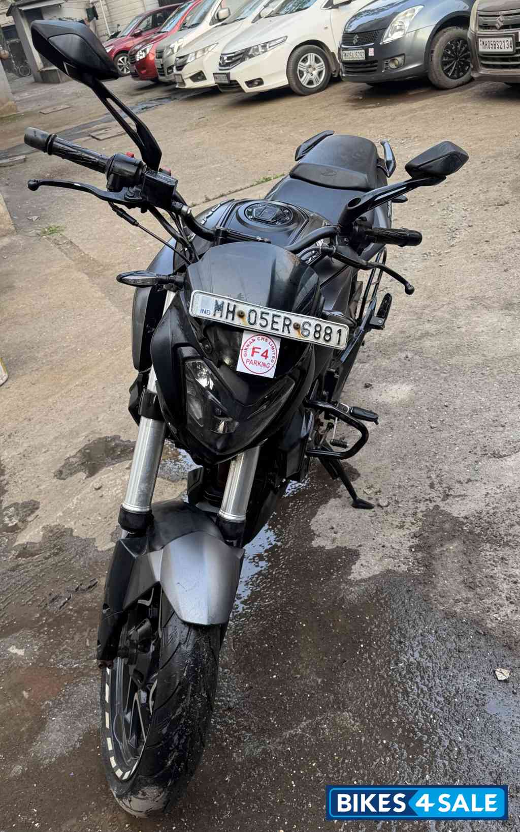 Charcoal Black Bajaj 2021 Dominar 400