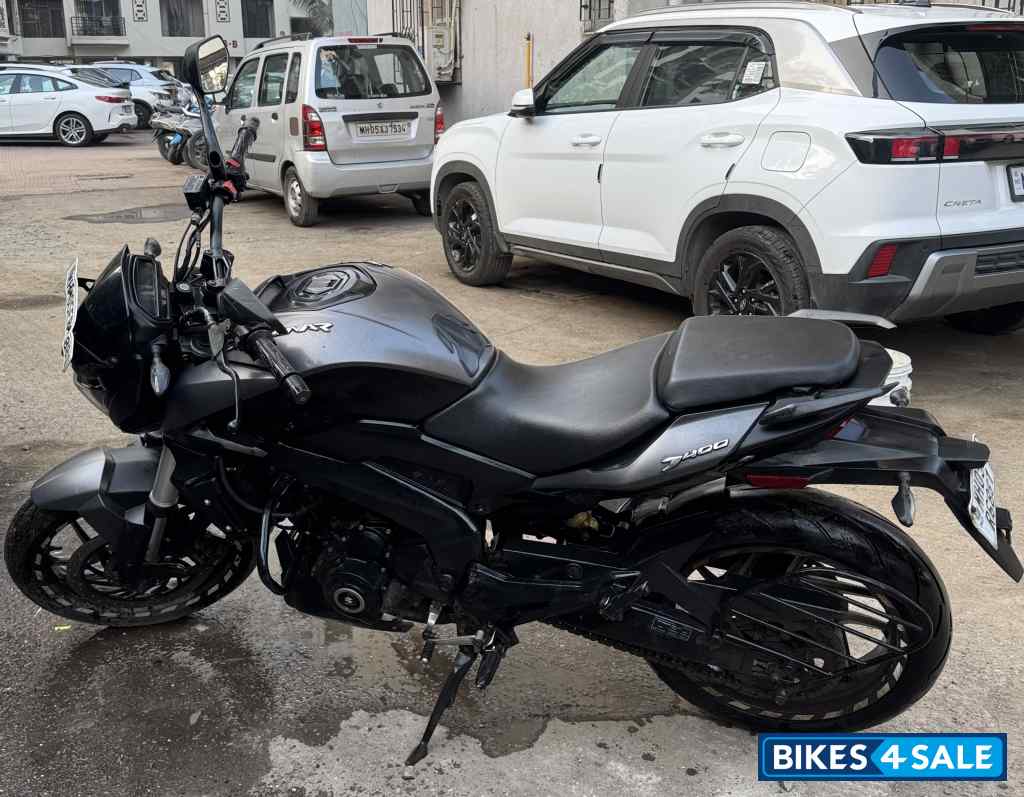Charcoal Black Bajaj 2021 Dominar 400