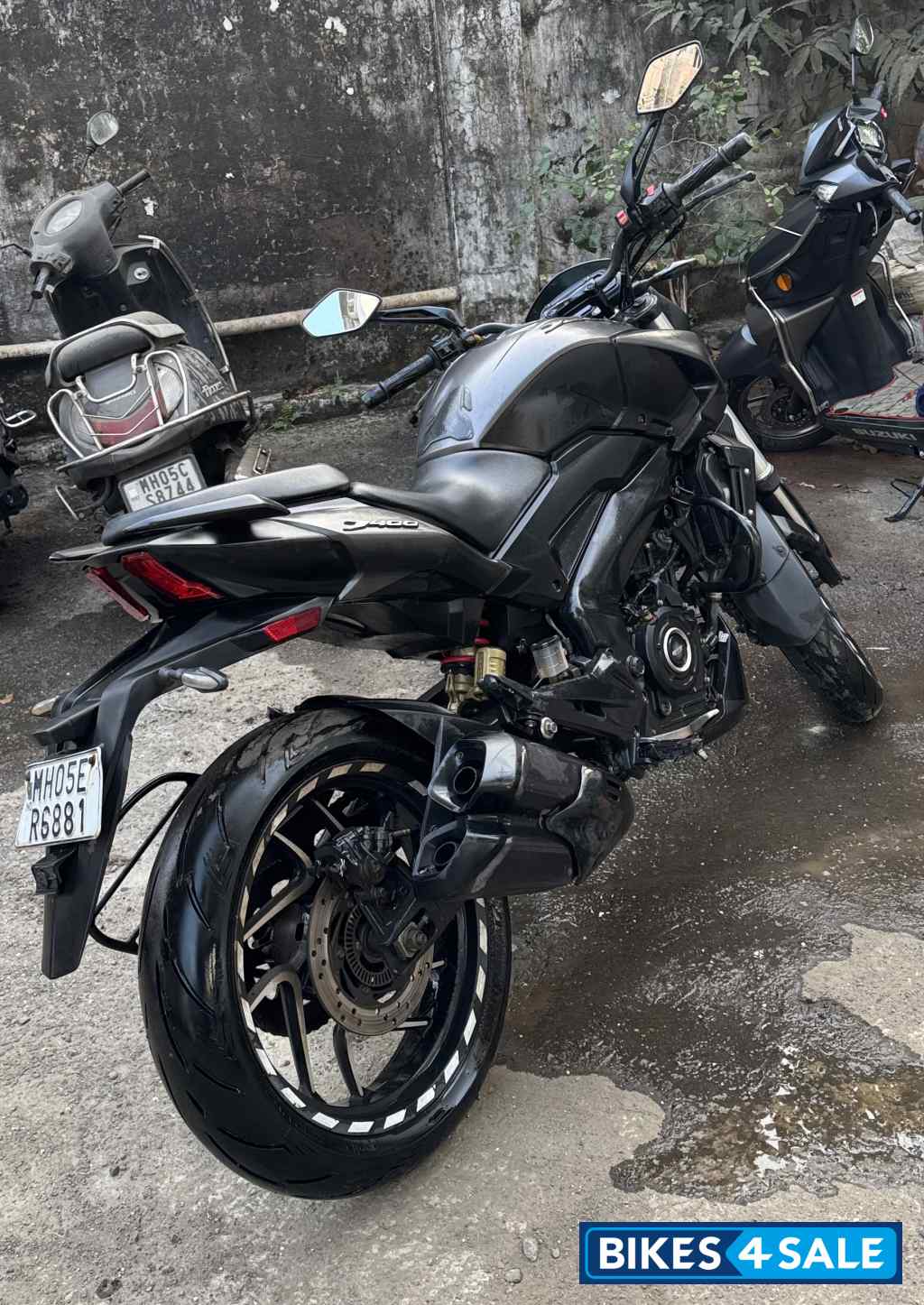 Charcoal Black Bajaj 2021 Dominar 400