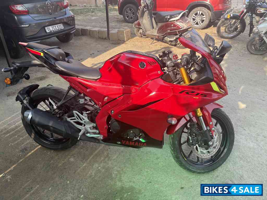 Yamaha R15 V4