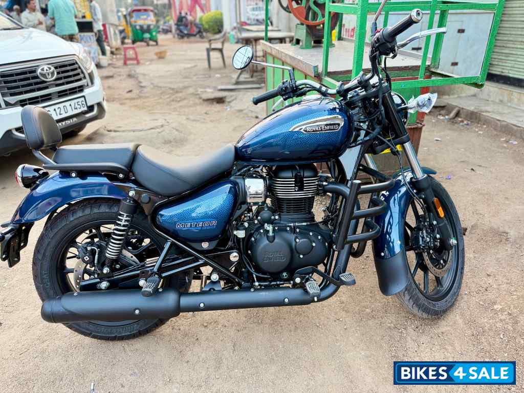 Stellar Marine Blue Royal Enfield Meteor 350 Stellar