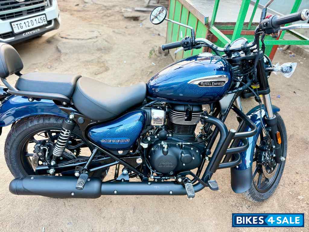 Stellar Marine Blue Royal Enfield Meteor 350 Stellar